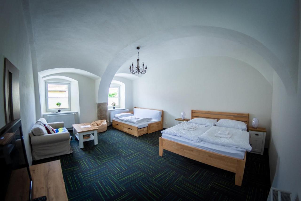 Penzion Nezarka 59 Jindřichův Hradec Exterior foto